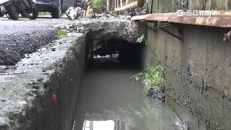 台版藍可兒？男車前1秒消失變浮屍
