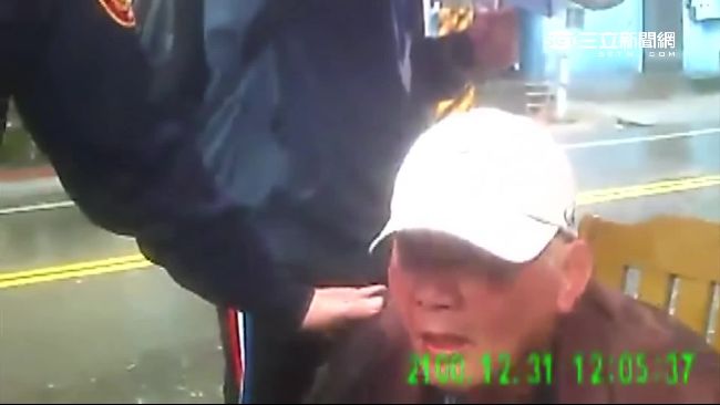 阿伯血壓高暈路邊　四高中生即刻救援