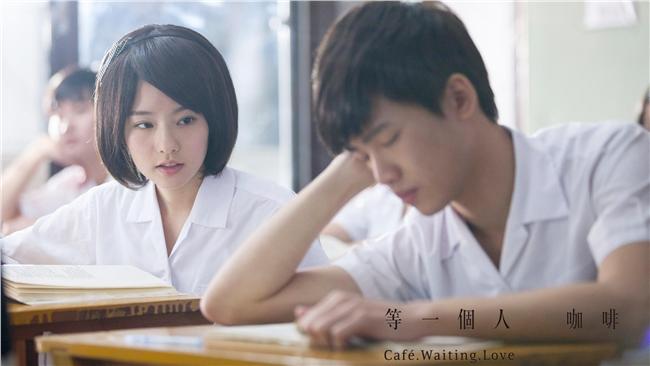 他們合作過？陳語安洪言翔貼肩喊重逢