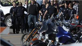 機車展／http://www.denverpost.com/news/ci_29453858/at-least-one-killed-in-shootings-stabbing-at-denver-motorcycle-rally