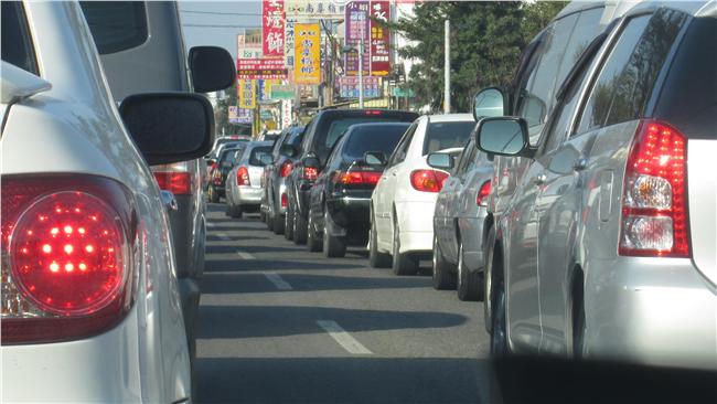 春節返鄉車潮湧現　上看200萬輛次