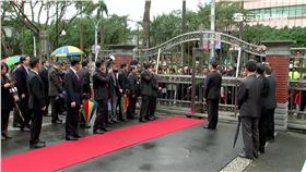 立委報到走紅毯