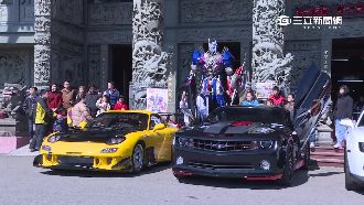 柯博文與大黃蜂　搶當關公新護法！