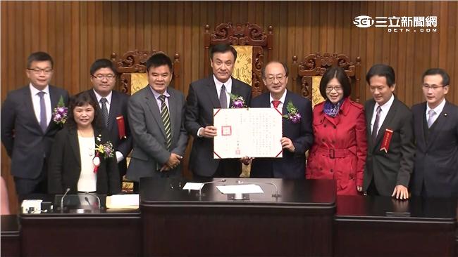 【圖輯】74票大贏　蘇嘉全任新院長