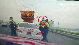 警追捕毒蟲　槍支走火險擊中小隊長