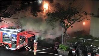 蘆洲3工廠清晨大火　火勢延燒1小時