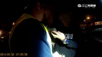 19歲男攜毒遇警攔查　竟找民代求救