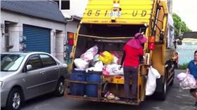 垃圾車　（圖／翻攝自YouTube）