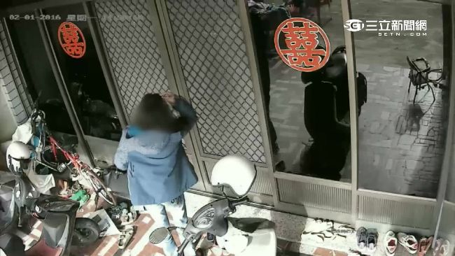 疑似拐童？怪男女專挑幼兒家門前徘徊