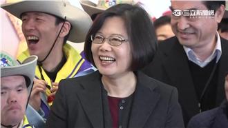 關懷弱勢！蔡英文與身障院生共進午餐