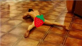 全裸男子露屁股／爆料公社