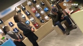 男買鞋撲空大發飆　要店員罰站五小時