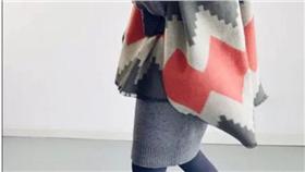 ▲圍巾禦寒示意圖／攝影者FELICIA 卉樂, Flickr CC License
