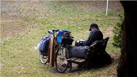 老人,flickr,https://www.flickr.com/photos/ywuc2010/8350105054/in/photolist-dHStjw-M1eMj-7W6822-7W9ohU-7W676n-7W66va-7W65Yg-7W65CM-7W9kYE-7W9kyW-7W64sP-7W646p-7W63wi-7W9iE3-7W62ne-7W9hES-7W9h8G-7W9gCo-7W9g8Y-7W9fCf-7W5YvM-7W9eNQ-7W5Xda-7W5WK2-7W9d6w-7W5VQr-7W5Vmn-7W9bGb-7W5Urv-7W5U1T-7W9akw-7W99Pw-7W5Sag-7W5RJi-7W5RhP-7W5QTg-7W5Qsr-7W5Q46-7W5PFB-7W5Pjn-7W95C9-7W5NpF-7W5MYF-7W94oL-7W5MdB-7W93xo-7W939C-5Fj6zn-7W5SzK-7W5KYn