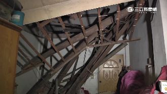 睡到一半屋頂塌陷　91歲老婦遭壓傷