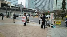 ▲日本人在秋葉原發起震災募款（圖／翻攝自梅乃結推特）https://twitter.com/YuiUmeno/status/695846855909879808