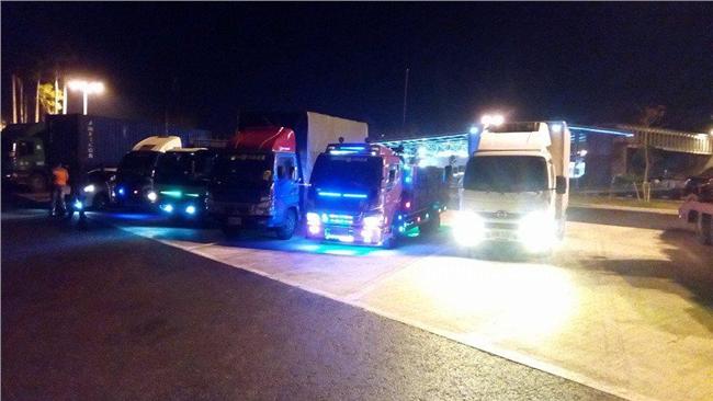 大車司機自發性救災　大批物資送台南