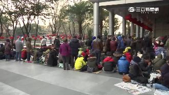 打麻將排福袋　只為搶汽車、現金大獎