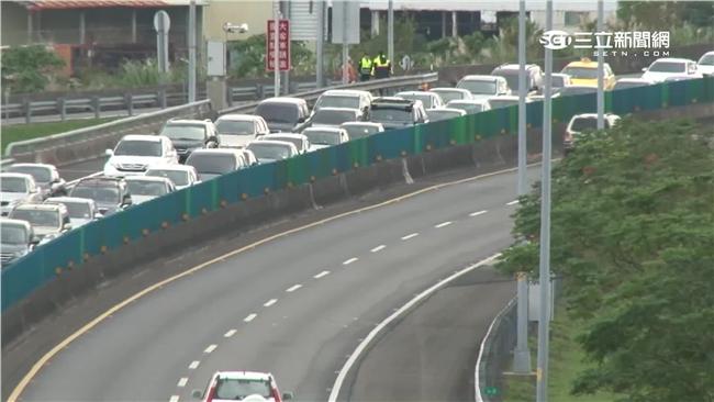 雪山隧道回堵　預計晚間10點後緩解