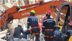 日本,媒體,翻譯,網友,賴清德,台南地震,永大路,倒塌,捐款,援助（臉書https://www.facebook.com/photo.php?fbid=10153979998693447&set=ms.c.eJxl0ckRw0AIRNGMXGLYmvwTs3Sy9ZnjKxoKxi5Ln56Z8PGI~%3BthPwig~_goipdFHKIXUKfWqlKsUaFWraghKc1eIWSvZRcQvJMH2s~%3B0TX~%3BaIdct~%3BjLXYM4hVIuRLy~%3BotHsrWENWVLTlFW5wpO77EtoiREcS3hNcbOI1926X~%3By.bps.a.10153979994128447.1073741959.686633446&type=3&theater）