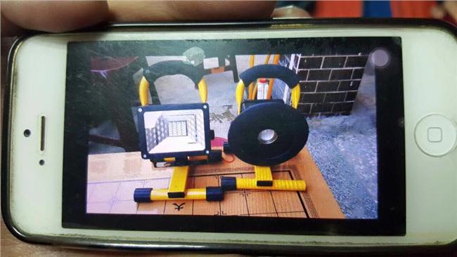 先前送來的不合用！救災現場缺探照燈