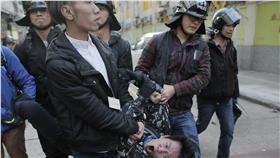 香港旺角警民衝突,魚蛋革命　圖／美聯社／達志影像