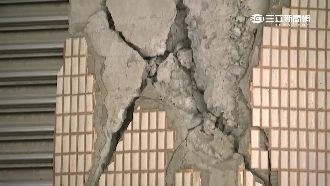 地震後柱子出現X、V形　房屋恐崩塌
