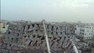 維冠從燦坤倒塌　技師：三角窗不耐震