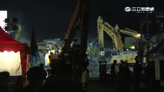 災區挖斷管線釀停電　現場人員照救災