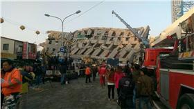 救援,大鋼牙,206台南地震
圖／網友張茂炫提供