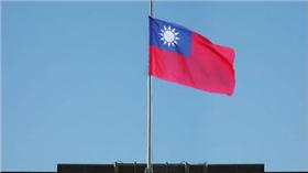 圖／翻攝自內政部國旗懸掛禮儀網站