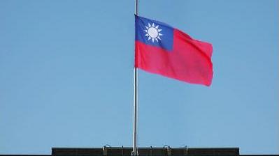 悼南台灣地震罹難者　總統府降半旗