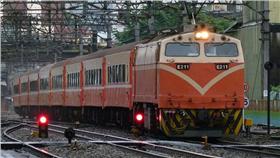 ▲莒光號示意圖。（圖／攝影者Cheng-en Cheng, Flickr CC License）
https://www.flickr.com/photos/rail02000/8237030313/