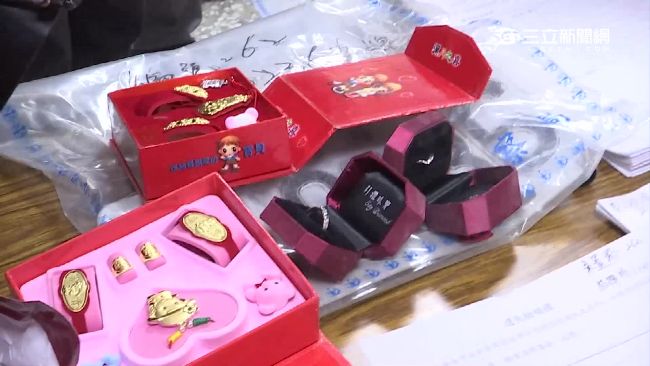 地震後尋回傳家寶　災戶夫婦喜極而泣