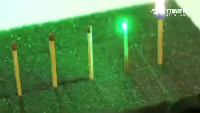 空軍直升機深夜救護　遭雷射筆攻擊