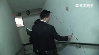 206地震直擊　台南商辦牆裂磚剝落