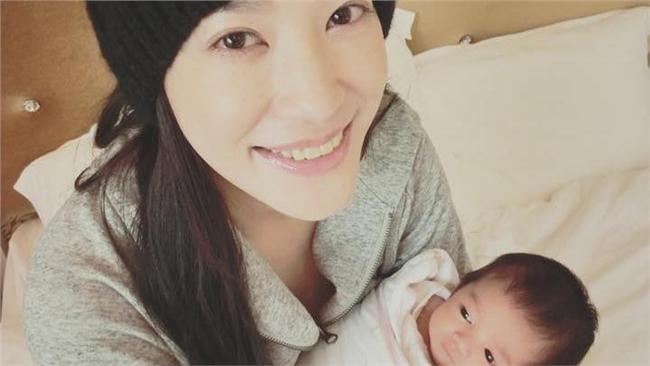 王以路生了！女兒「白煮蛋」頭太大