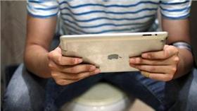 廁所、低頭族／百度
