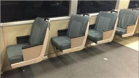 舊金山地鐵縮減座椅　（圖／翻攝自舊金山紀事報）