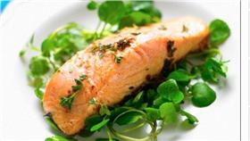 孕婦吃魚恐產嚇過重兒（圖／翻攝自每日郵報）