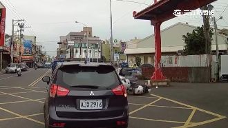 十次車禍九次快！騎士盲撞恐吃上罰單