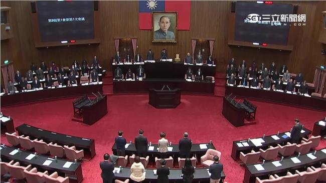 《促轉條例》草案通過　綠營拼付委