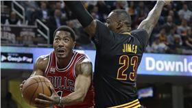 LeBron James,Derrick Rose(ap)