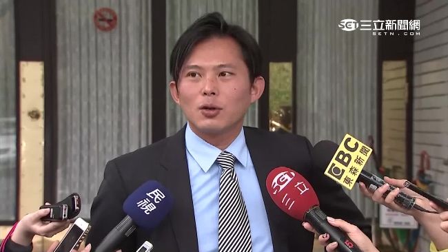 搭華航老婆嚇傻　黃國昌：我相信基層