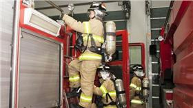 韓國女性消防員因胸圍過小遭淘汰 圖/翻攝自《女性新聞》