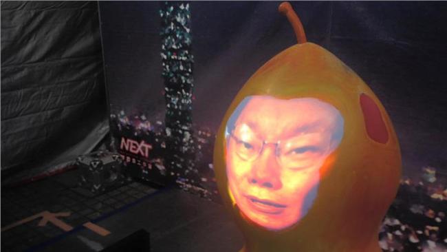 影／福祿猴投影柯文哲　網友讚：有梗