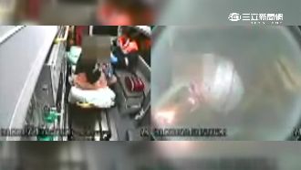 女兒高燒送醫　醉父發酒瘋擋救護車