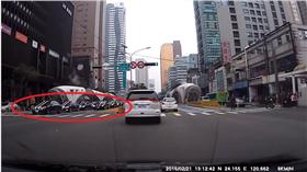 賓士,台中,角頭,順良,出殯,車隊,台灣大道（https://youtu.be/GpgrDj2P1SU）