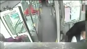 p雨傘夾車門2400.