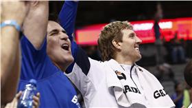 Dirk Nowitzki,Mark Cuban(ap)